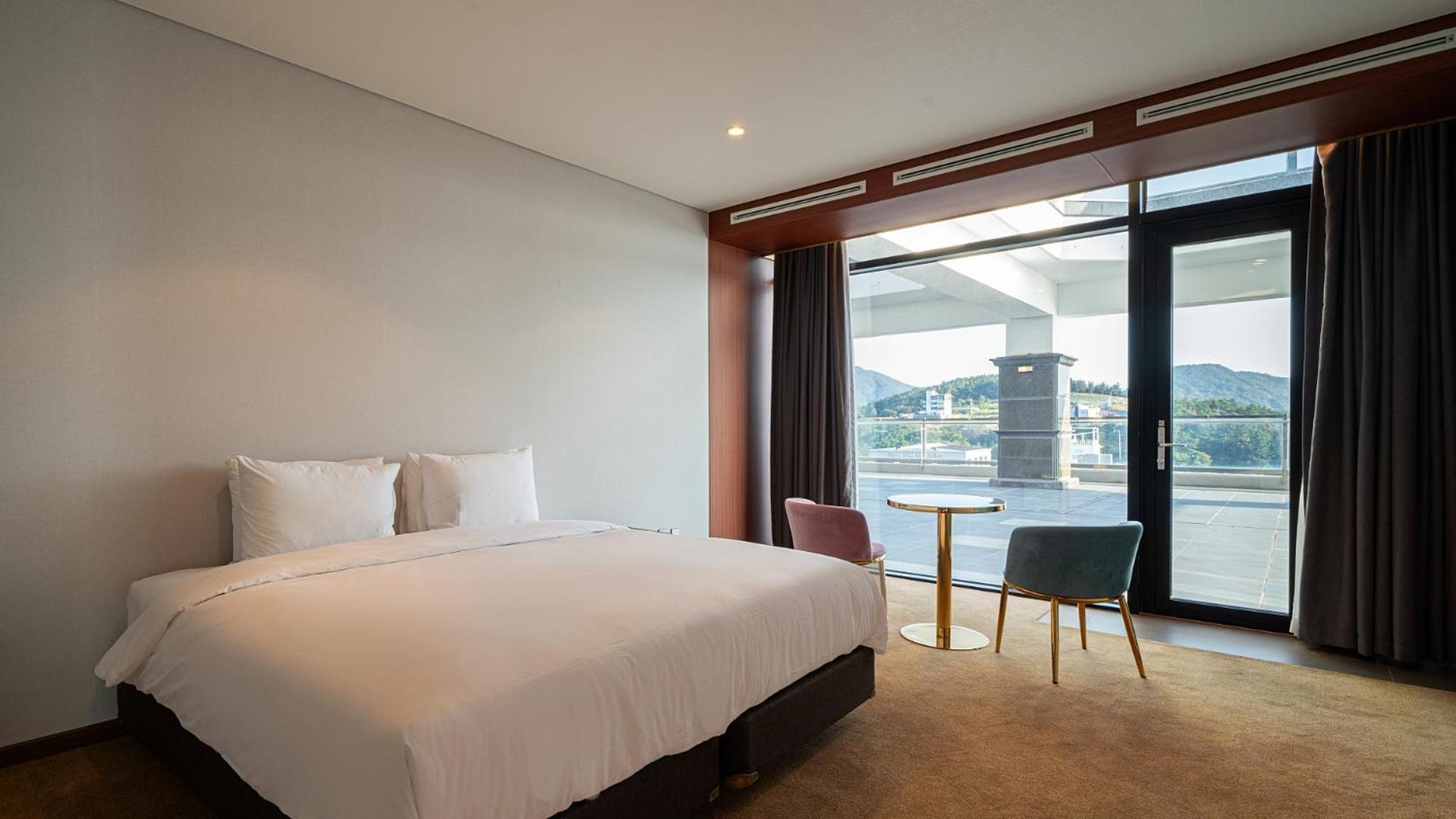 Hotel Jcs Yeosu Eksteriør bilde