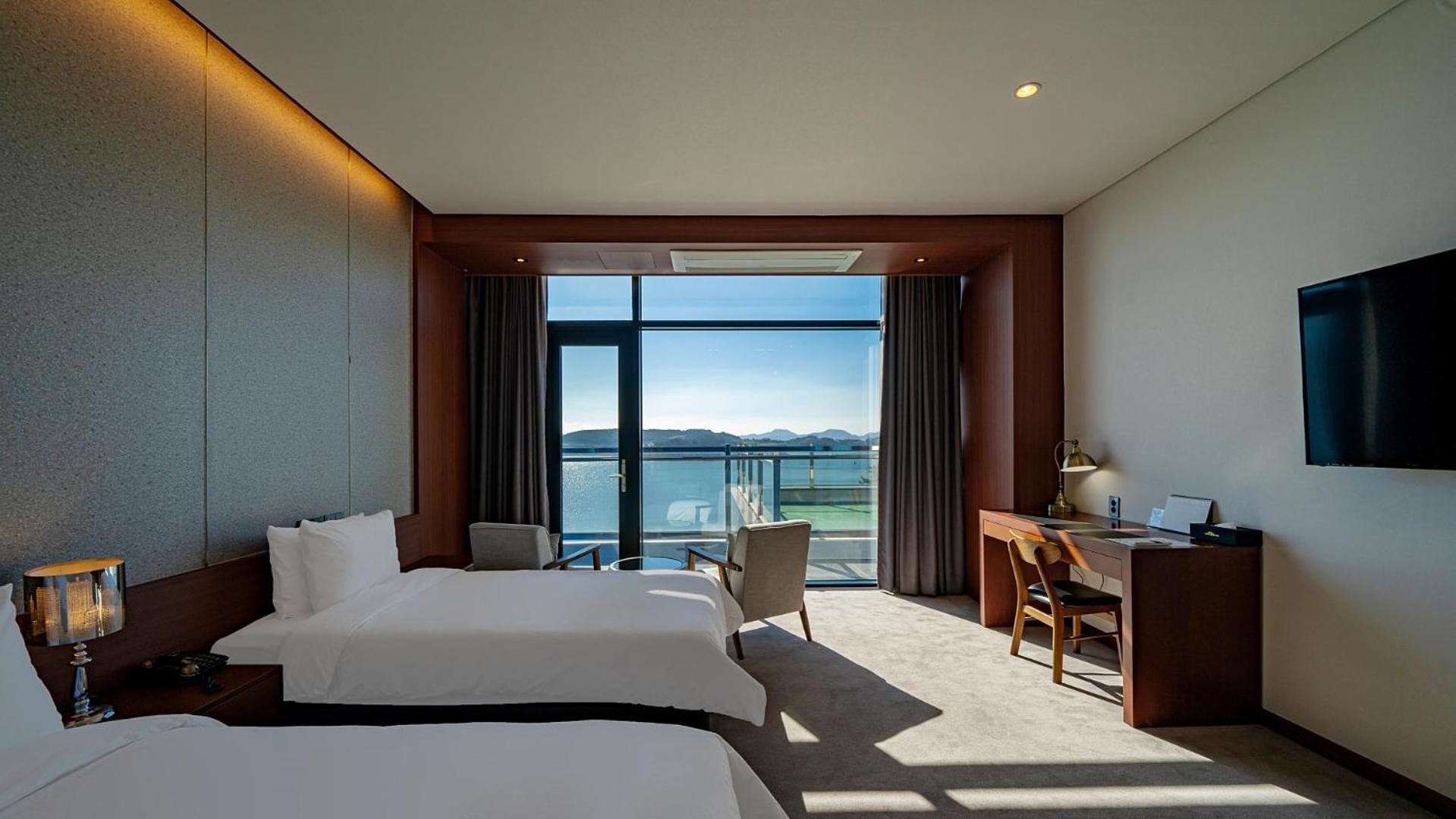 Hotel Jcs Yeosu Eksteriør bilde
